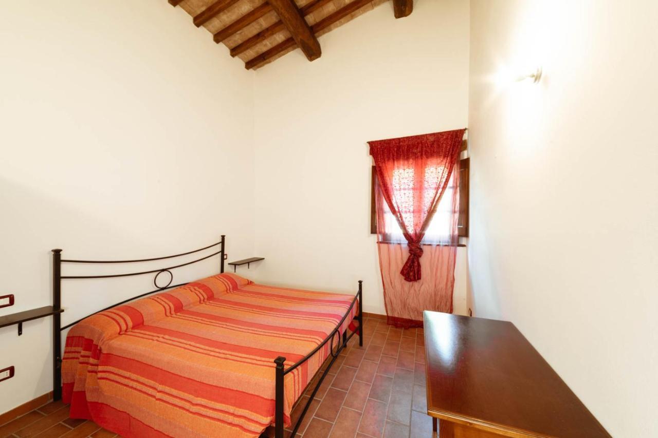 אומברטידה Agriturismo Le Radici מראה חיצוני תמונה